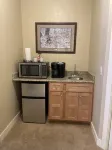 Lakefront Efficiency Condo, Indoor Pool/Hot Tub-Tagalong Golf Resort Unit431B