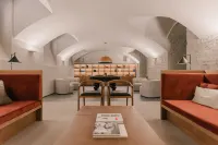 Boho Budapest, Small Luxury Hotels - С бассейном