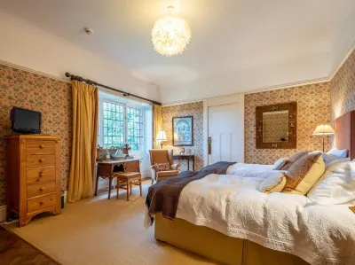 Gorgeous Arts & Craft period house with 8 ensuite bedrooms