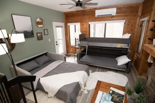 Heated Outdoor Pool, Close to Ohiopyle, Falling Water, and State Park with Beach