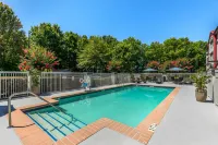 Best Western Plus Duluth/ Sugarloaf - Pools