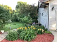 The Farmhouse- country charm, room for family visiting, relaxing, or gathering