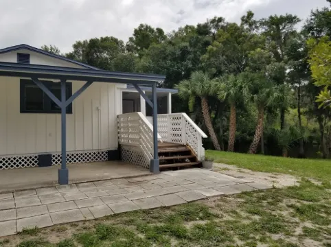 Charming Waterfront Cottage