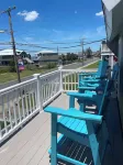 Oysterhaven Cottage with partial Water views! New balcony! Close to Fairgrounds!