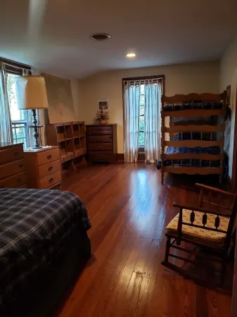 Beautiful, Spacious Historic Victorian Near Ski Liberty