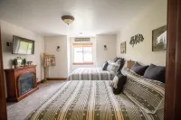 Newly Renovated Spacious Home, Hot Tub. Big Yard. Great Off-Season Pricing!