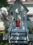 Beautifully furnished 3-bedroom home located half a mile from Hillsdale College Hotels near Rite Aid Pharmacy