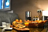 Luxurious Chalet in a Quiet and Ideal Location - Classified