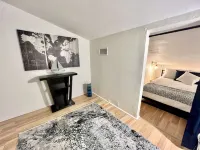2Br Getaway- Walk to Lake Livingston and Marina