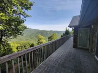 Mountain home right near Rumbling Bald Resort and Spa ! Hotels in Lake Lure