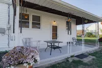 Charming 3-bedroom house with WiFi, AC in serene Linglestown