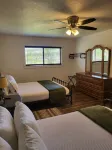 Western Charm Getaway,  Spacious 2Br Near I-70 in Salina. Single Level No Stairs