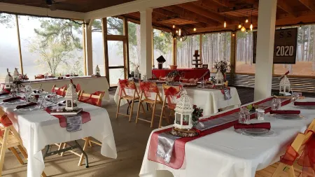 Secluded cabin just 2.5 miles from Troy University