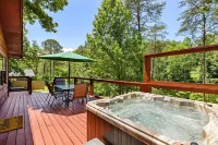 Near Dollywood w/ Hot Tub, Fire Pit & Easy Roads!