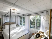 Entire Modern Cabin by the NH White Mountains, Cannon + Franconia Notch!