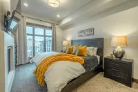 NEW! Luxury Blackstone 3bdrm Condo in Canyons Village Hôtels à proximité de : Timberline
