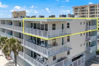 Oceanfront Penthouse Condo - Beach, Pool, Elevator, & Close to Everything!