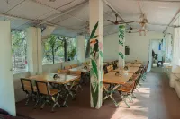 Coco Palms Inn Hotels in Akshi