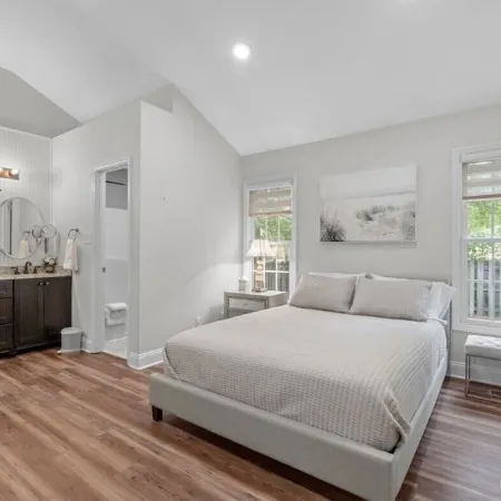 Discover NCSU close by! Cozy Cary retreat awaits.