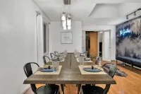 Charming Cabin Downtown Gatlinburg Theatre, Arcade Games, Fire Pit, HotTub