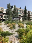 Beautiful Vail Mountain View Condo with Shuttle to Skiing - sleeps 6! Simba Run
