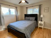 Beautiful lakefront cottage within minutes of sand dunes and Lake Michigan