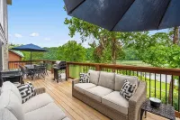 New Lakefront Cabin - Lake Views - Large Hot Tub - Firepit - Wifi