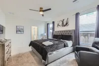 Serenity Haven: Charming 5 Bed with Moden Amenities - Kuntosalit