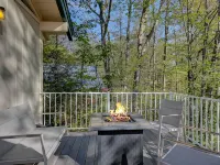 Renovated Modern Chalet - Swim, Hike, Bike, Fish, Ski, Skate, Shop, Dine, Relax! Hotels in Madison