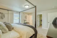 Close to Glacier Park! 4 Bedroom, 2 bath Family and Pet Friendly Comfy Home