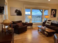 Modern Dog Friendly Paradise Valley Home near Yellowstone NP & Chico Hot Springs - Boutique