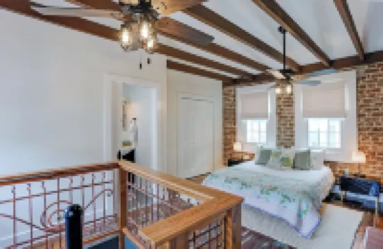 Cozy & Historic 1790 Guest House Steps to River St, Food, and Entertainment!