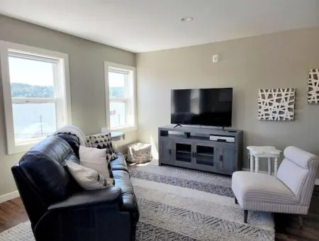 Liberty Bay Loft, Water views!