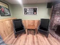 5 bdrm, 3 levels, 5 min Attitash Mt, 6 miles storyland, pool, a/c, grill