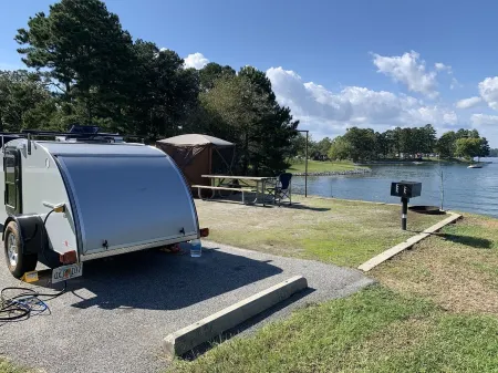 Hobbiton Charm 2 BR Townhouse with LOTR inspired theme.