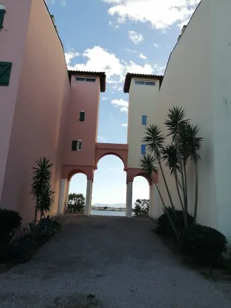 Pleasant T2 apartment in private residence with swimming pool! South exposure