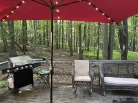 Cozy, Relaxing, Getaway house in Big Bass community Poconos-3 mins walk to lake