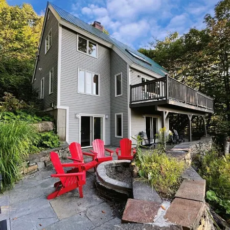 3 Levels w/ Magnificent Mountain Views, 5 Mins to Stratton Base, Sauna, Firepit