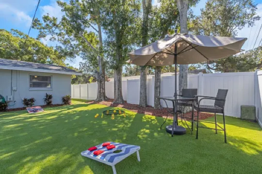 NEW! Heated Pool w/ Tanning Shelf, 4 Min To Beach! Pet-Friendly!