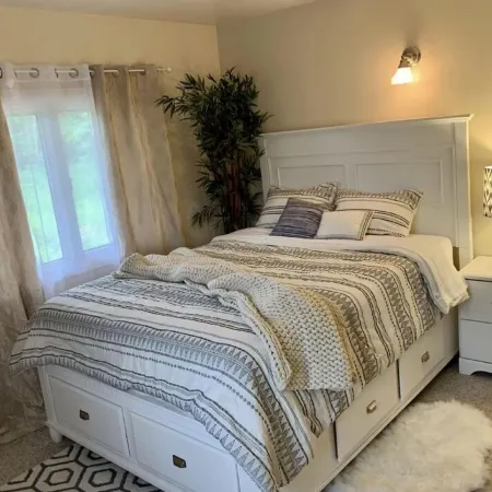 Lake view 2 bedroom with kitchen and balcony