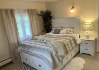 Lake view 2 bedroom with kitchen and balcony Hotels in 