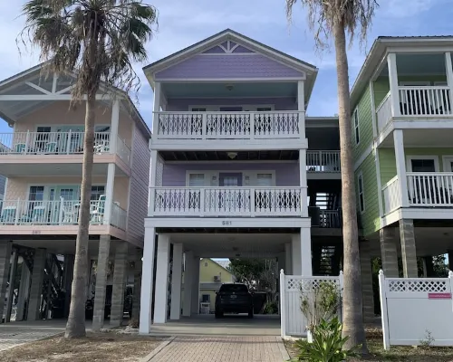 Island Oasis - NON SMOKING Top Floor Apartment located downtown with Gulf Views! Hotels in Cedar Key