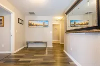 5-bedroom vacation home just 5 minutes from Palm Beach International Airport. Các khách sạn ở Haverhill