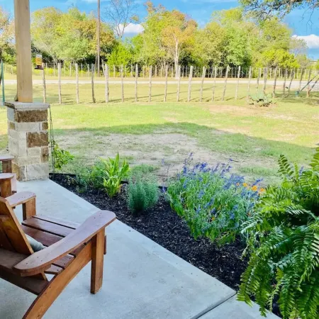 Lookout Guest House: One Bedroom Country Living