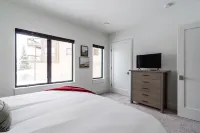 Large luxury ski-in/ski-out chalet style escape