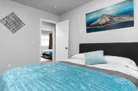 Peaks of Alaska - Minimalist Home & Art Gallery Các khách sạn gần Flattop Mountain