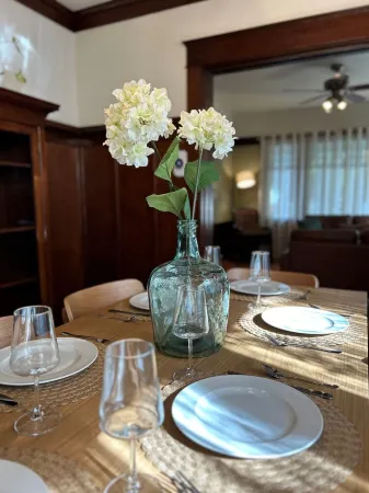 Boho Bungalow! King Bed-Full Backyard-Washer-Dryer-Fast WiFi! Отели рядом с достопримечательностью «Секвойя Парк Гарден»