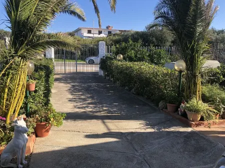 Single Villa with Garden and Wi-Fi