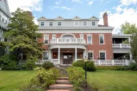 Luxury Apartment in Scranton's Hill Section!