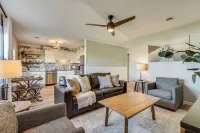 Stylish Condo Elizabethton Tennessee, Private Fenced Back Yard, Family Friendly - 3성급